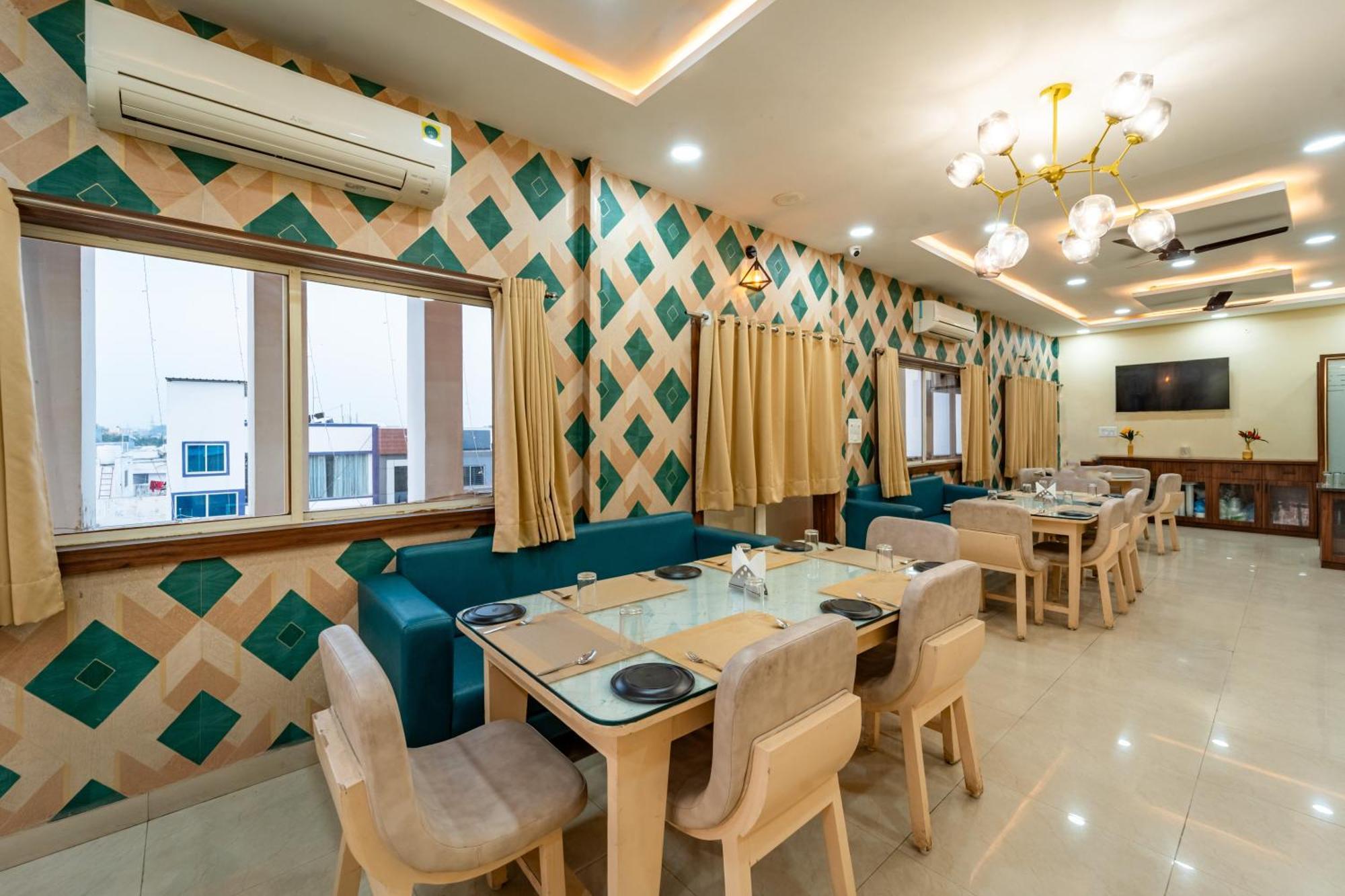 Hotel Treebo Premium Zorba Bhopal Exterior foto