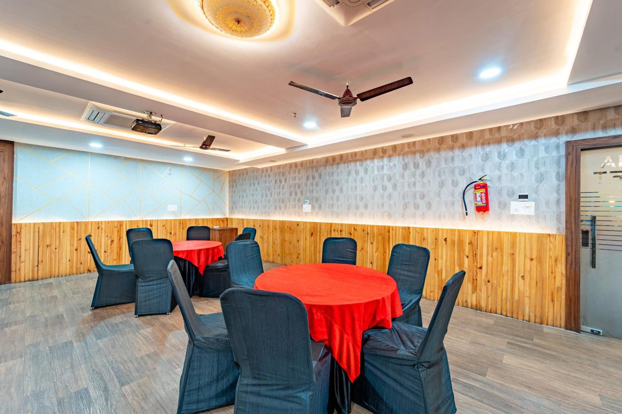 Hotel Treebo Premium Zorba Bhopal Exterior foto